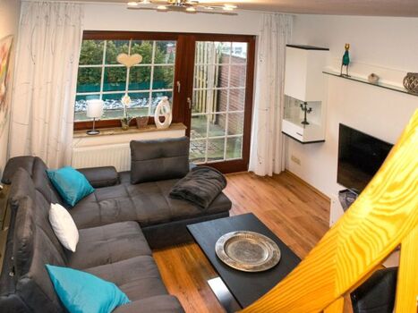 Gesamte Wohnung ab Treppe zum OG