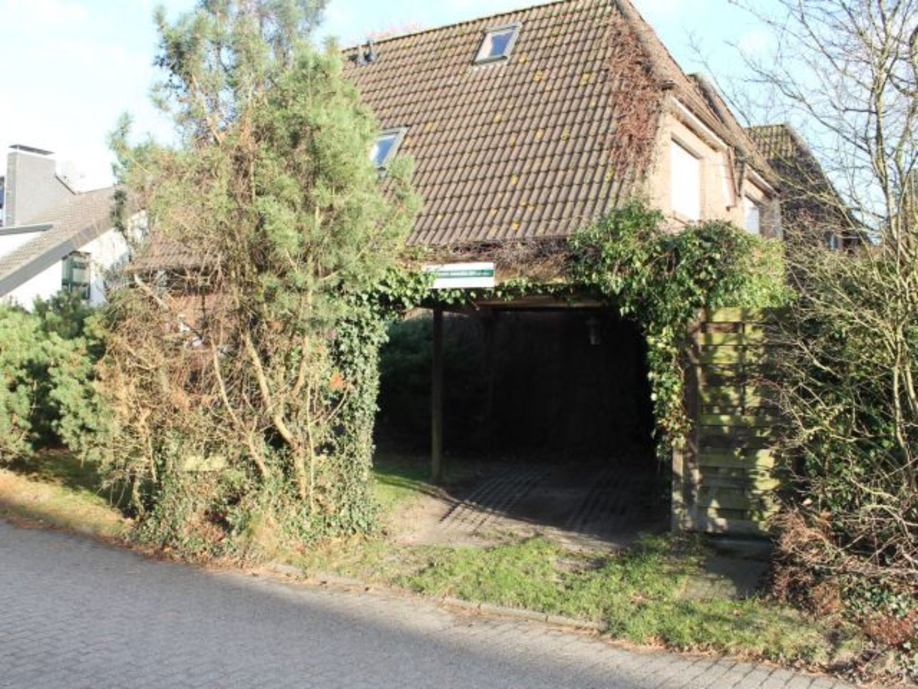 Eigener Carport und Zugang zur Terrasse Wattwurm 1