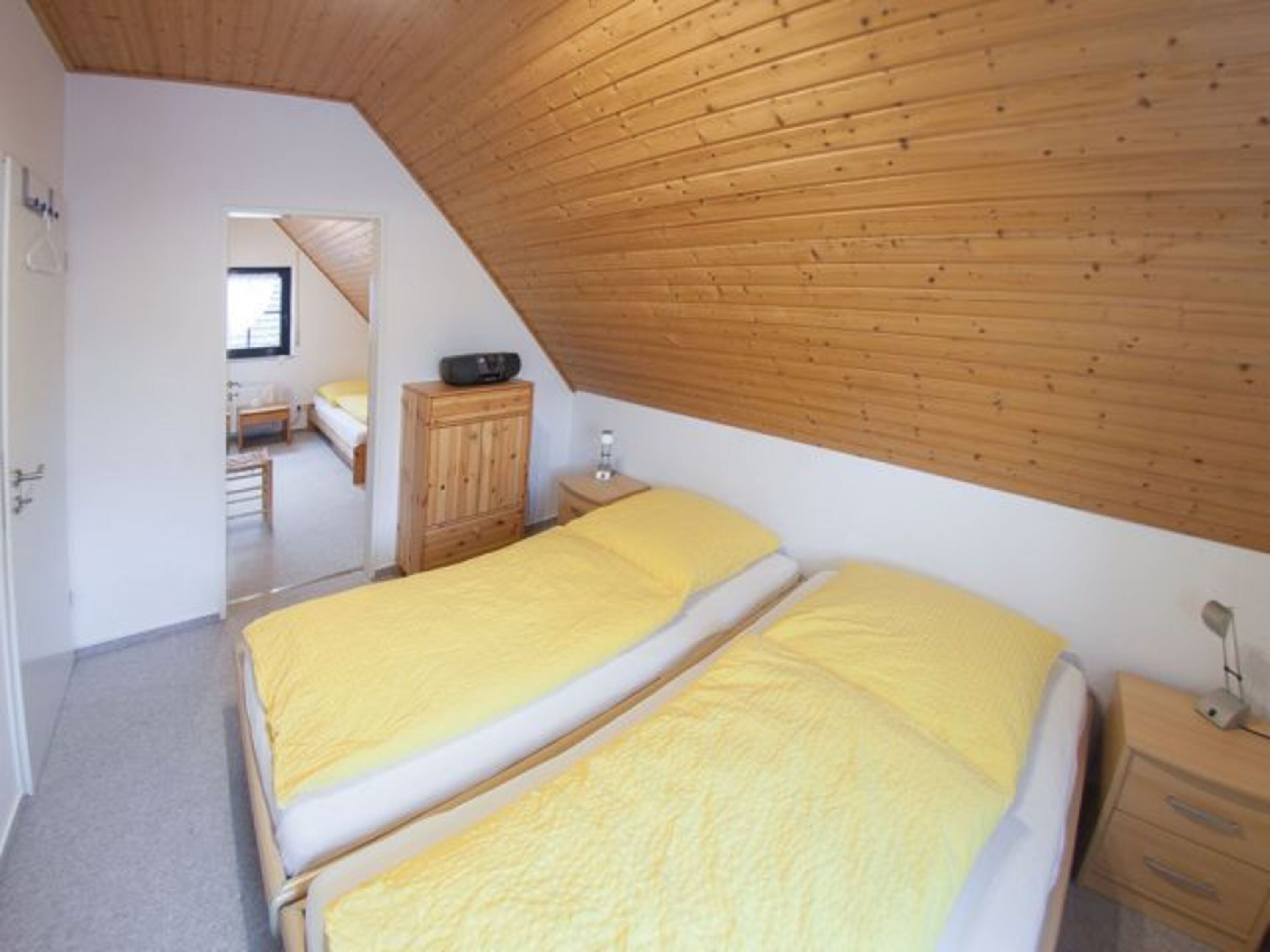 Schlafzimmer 2