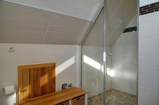 Dusche im Bad Obergeschoß