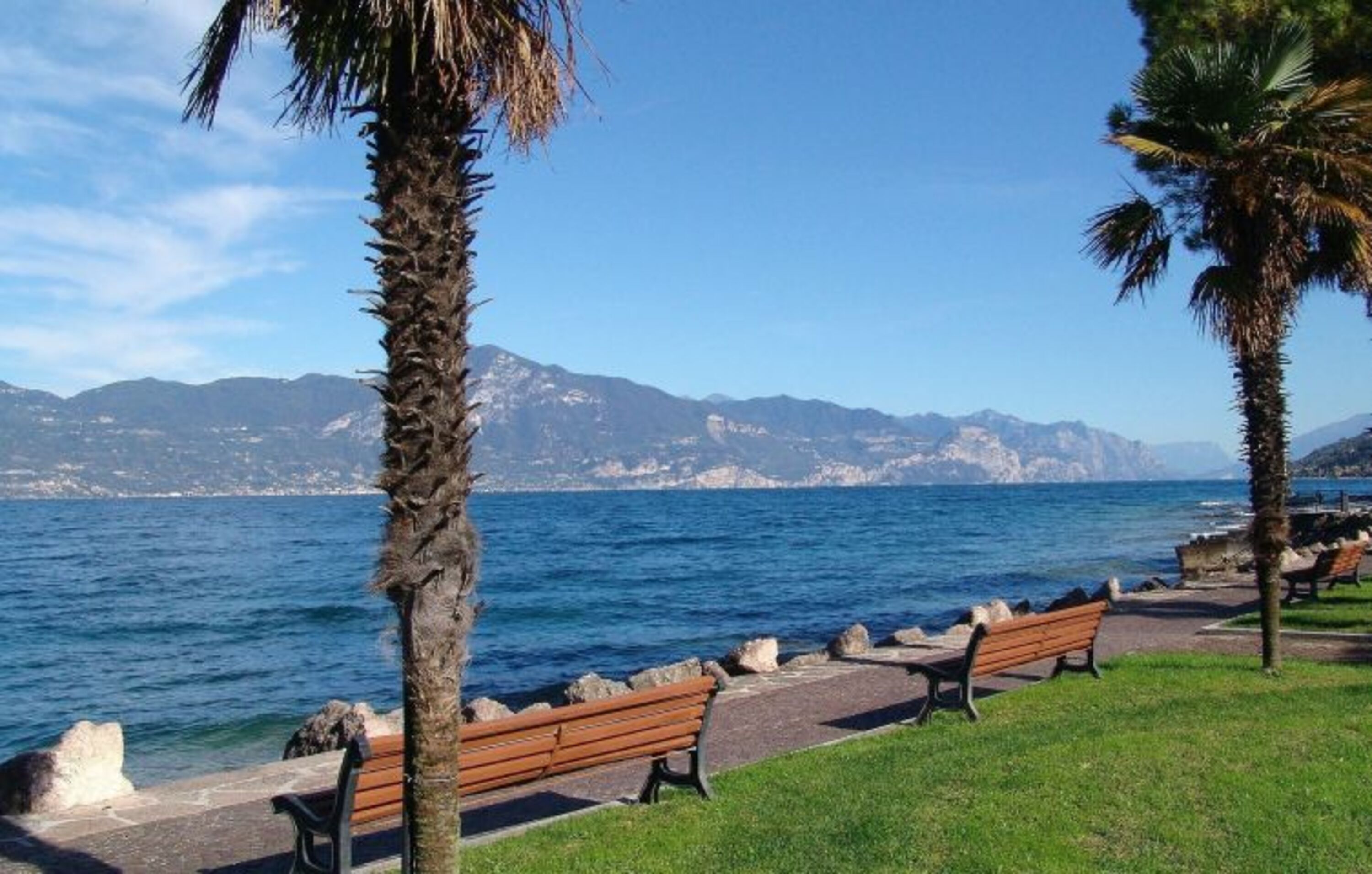 die Strandpromenade nach Peschiera