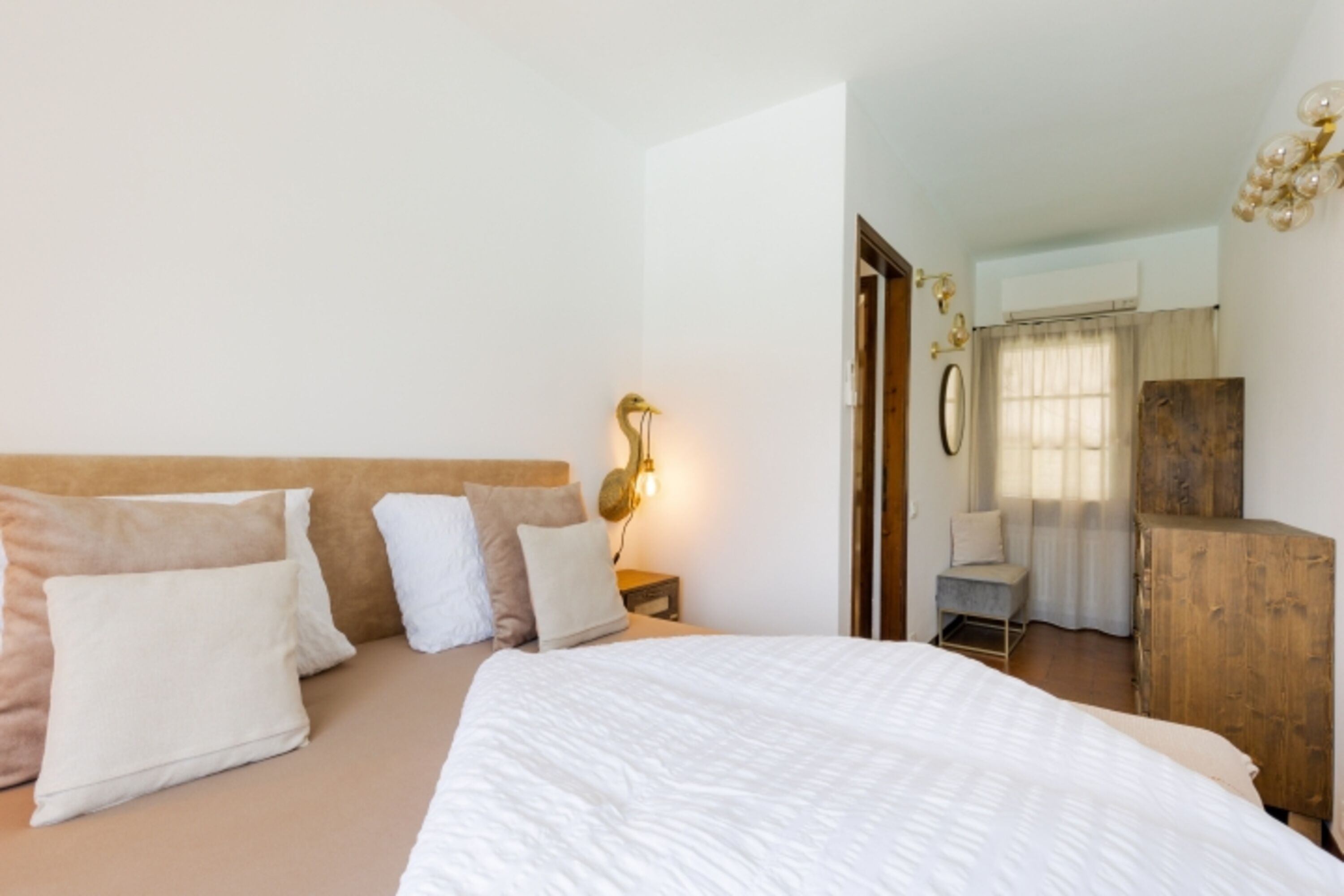 das Schlafzimmer