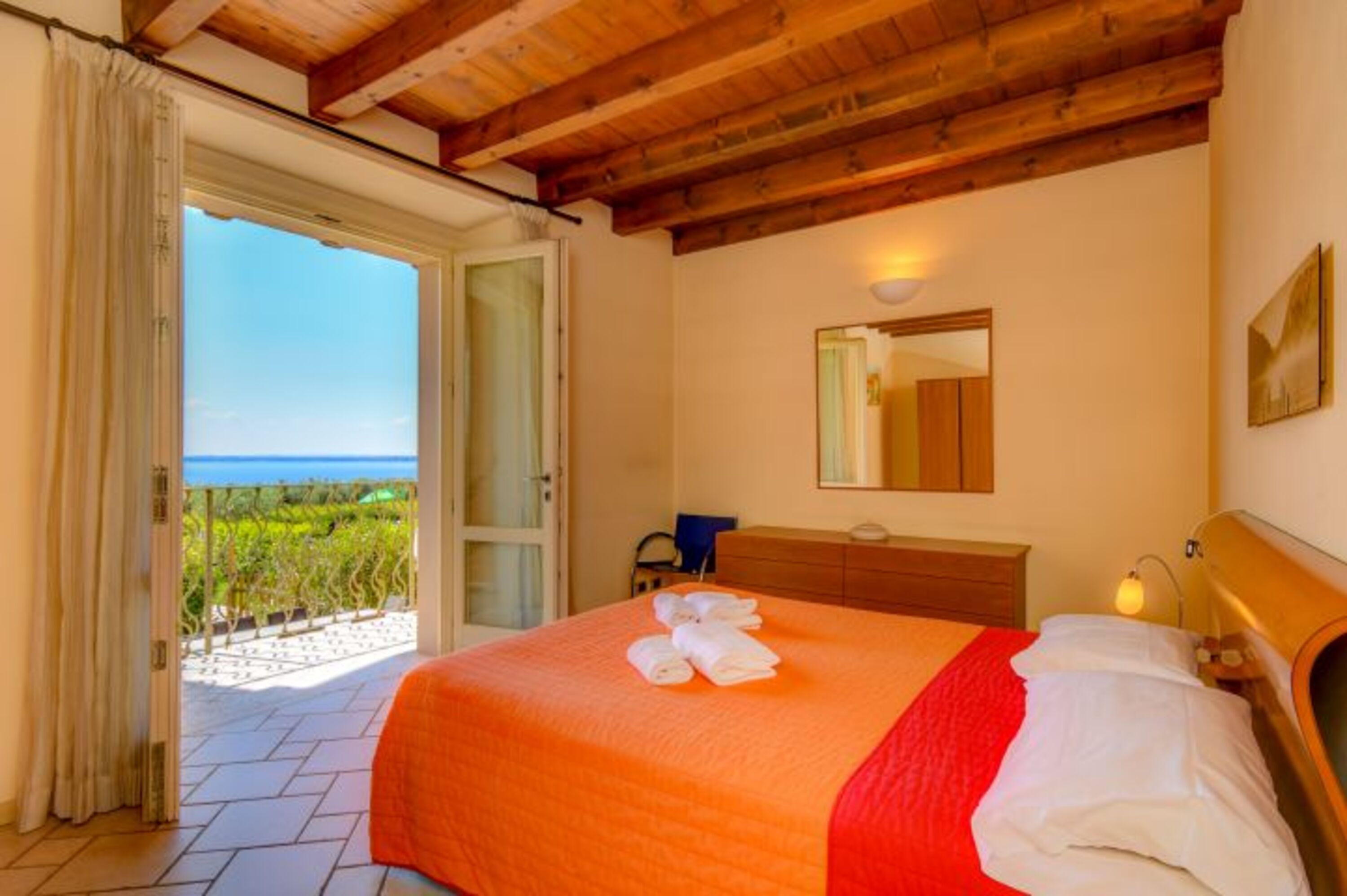 II Schlafzimmer