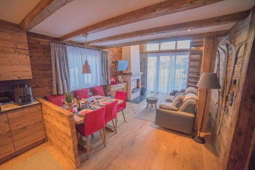 Blick durch den Wohnbereich