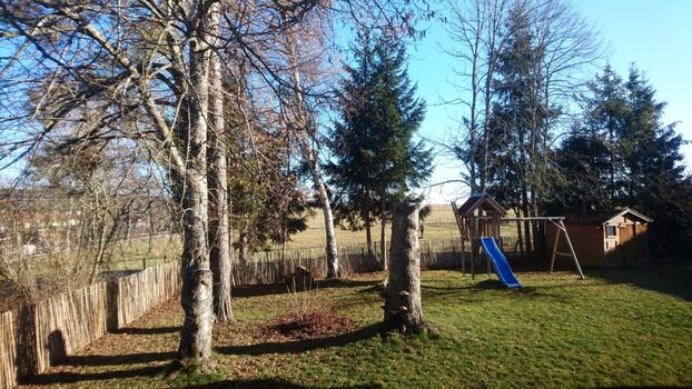 Garten mit neuem Zaun 2023