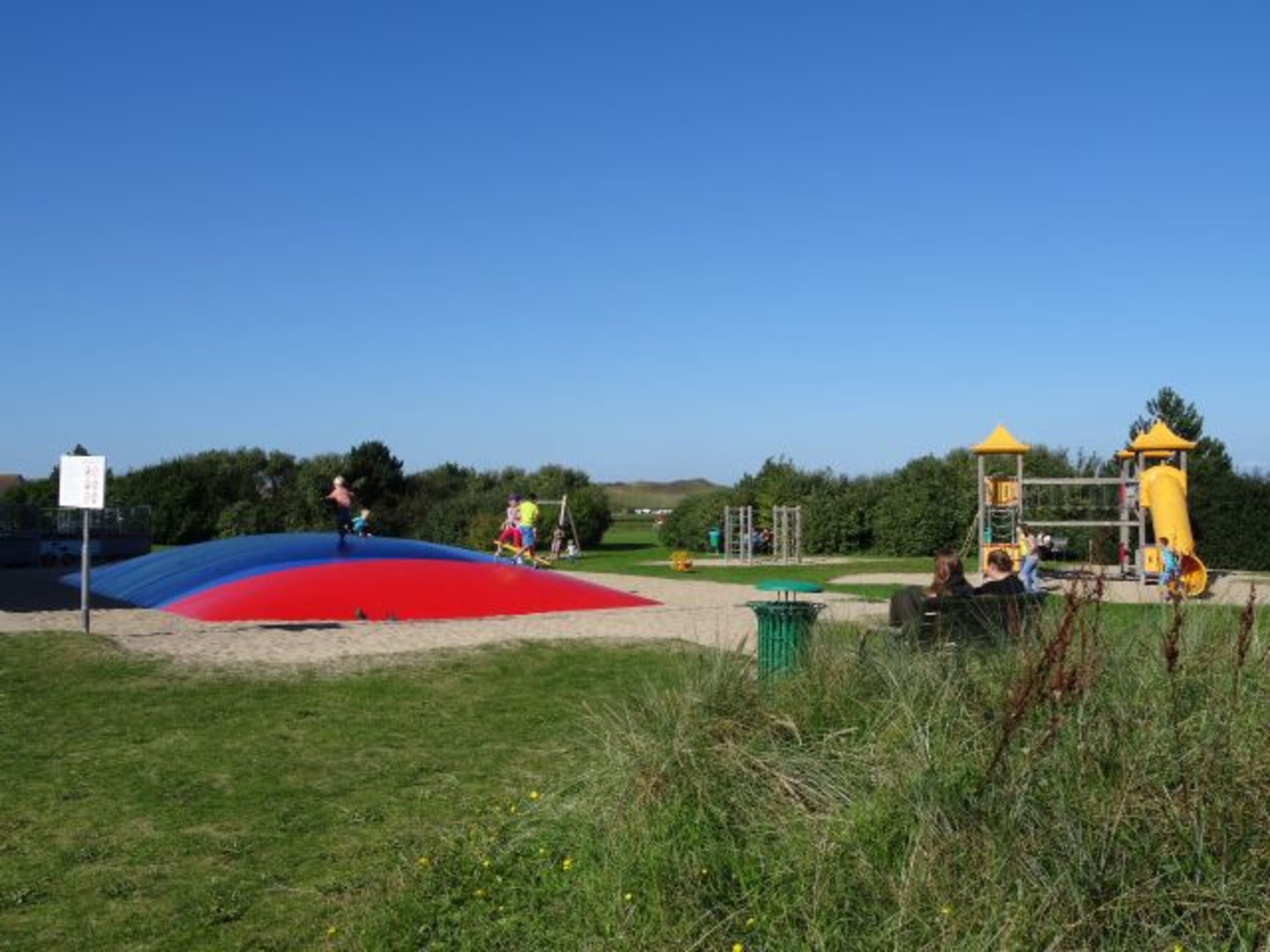 Im Ferienpark gibt es schöne Spielplätze