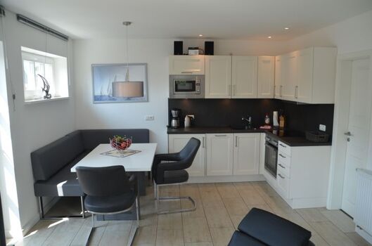 Küche mit Essbereich