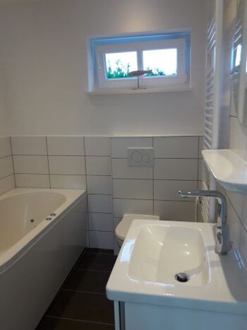 Badezimmer mit Whirlwanne