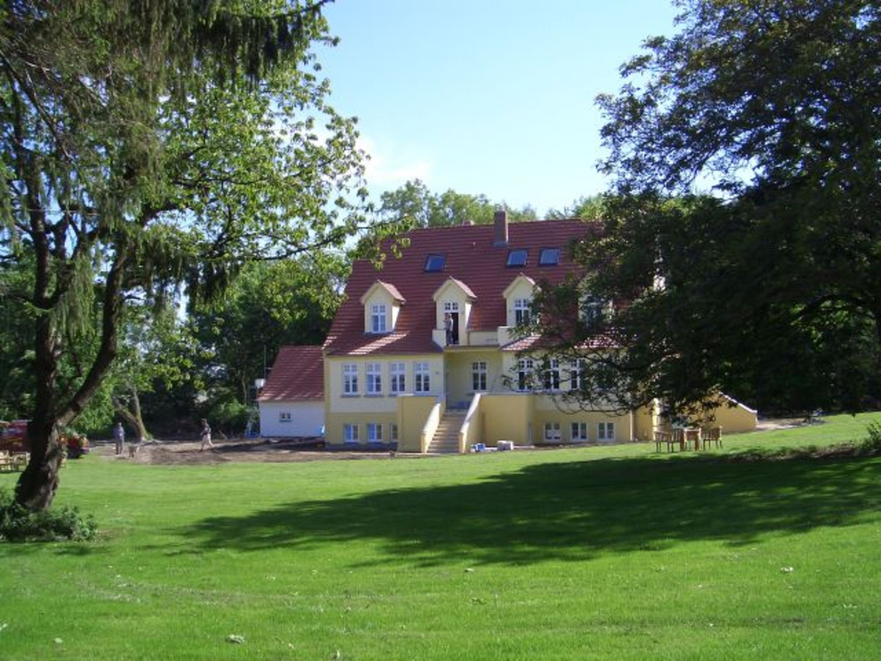 Der große Garten für den Hund