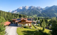 Ferienwohnung mit Blick auf die Berge und ins Ennstal