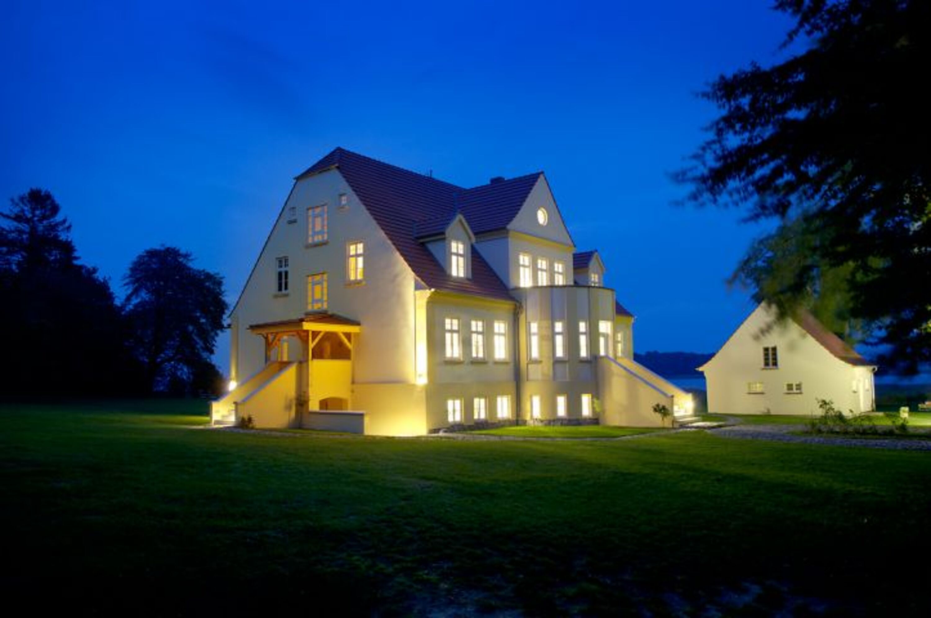 Gut Grubnow bei Nacht