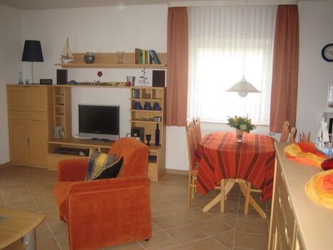 Blick ins Wohn-Esszimmer