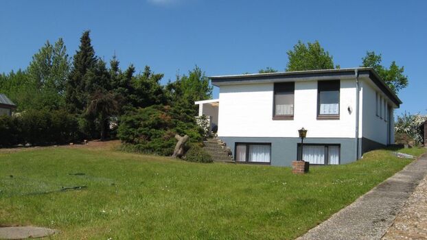 Unser Hunde freundliches Ferienhaus an der Ostsee liegt zwischen dem Urlaubsort Grömitz und der kleinen Hafenstadt Neustadt in der Lübecker Bucht. In 1 -2 Minuten sind Sie am Strand.