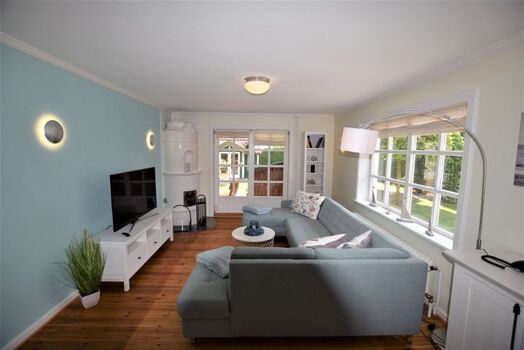 Geräumiges Wohnzimmer