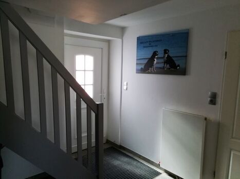 Eingang, Flur un dTreppe zum DG