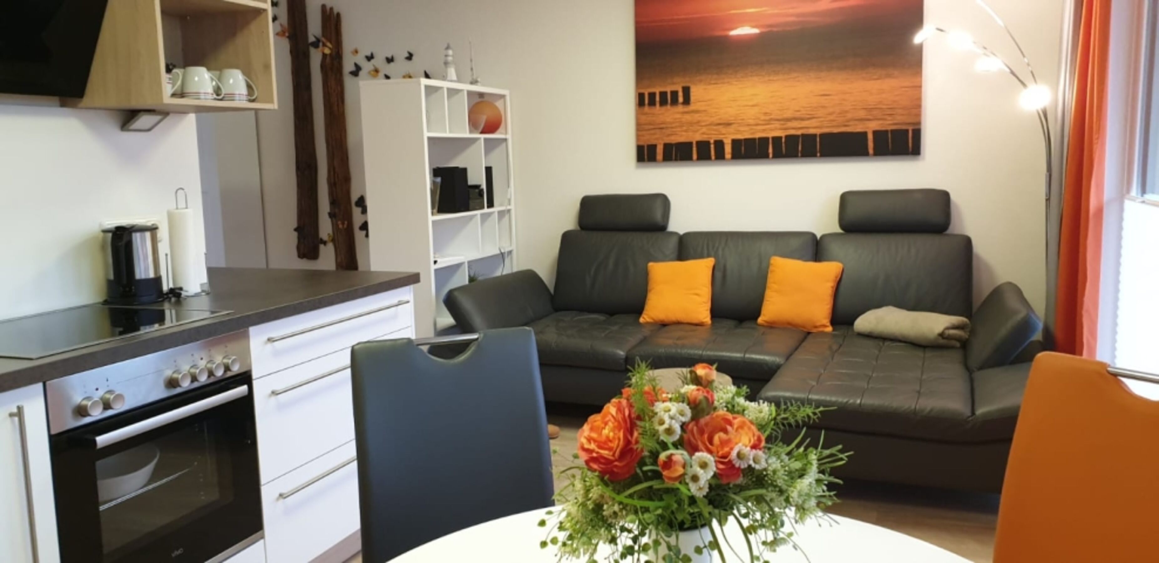 Blick ins gemütliche Wohnzimmer