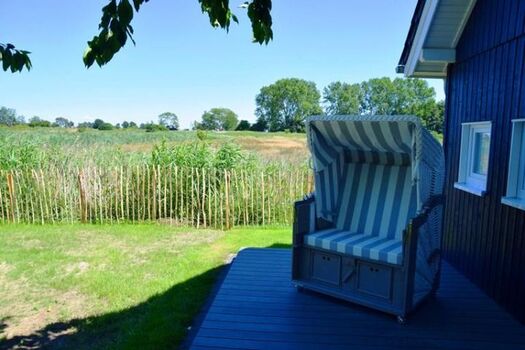 Strandkorb auf der Terrasse