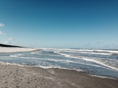 Der weite Strand ist nur 10 Gehminuten entfernt