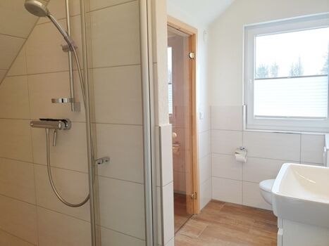 Duschbad im OG mit Sauna