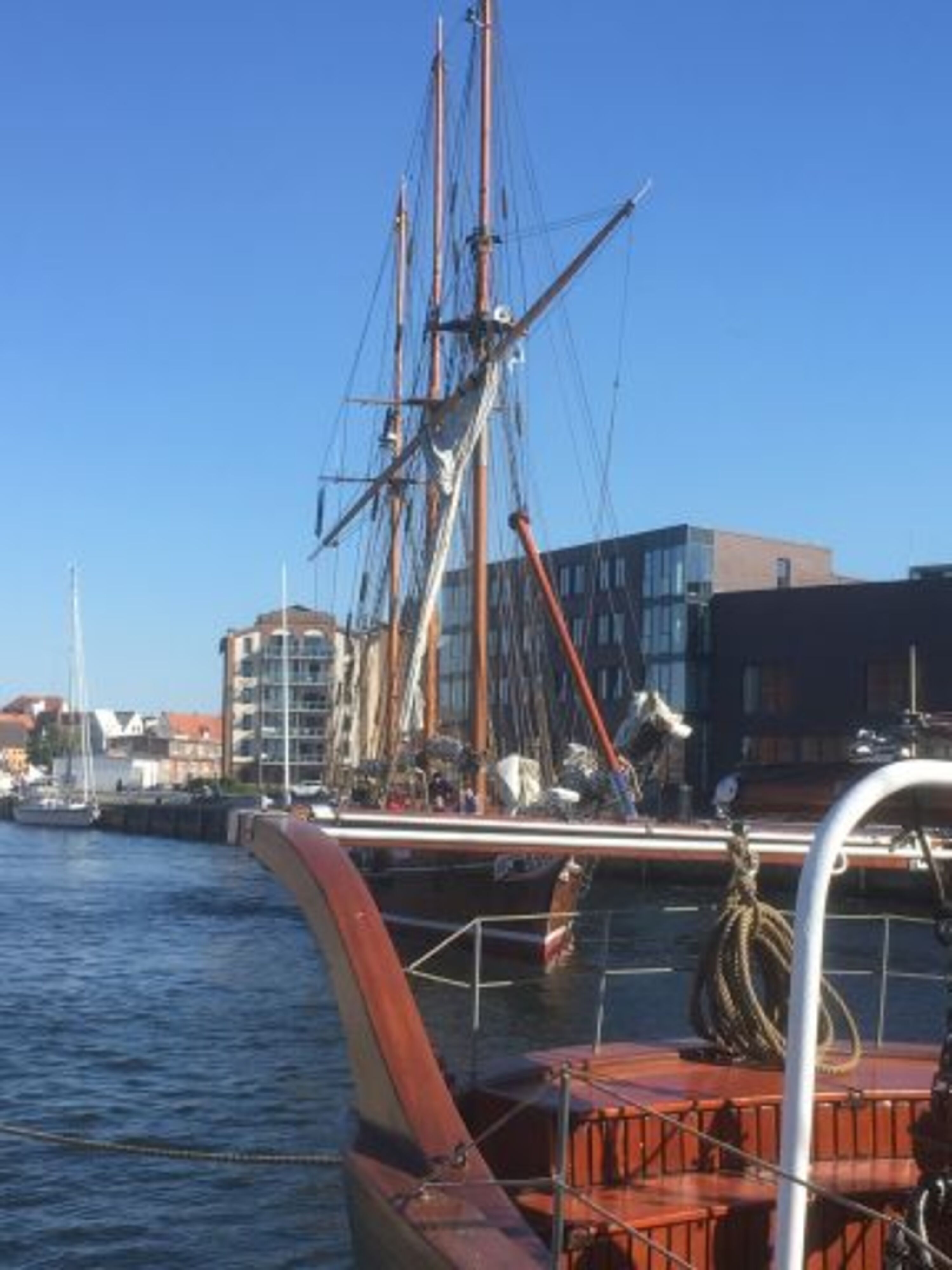 Segler im Hafen