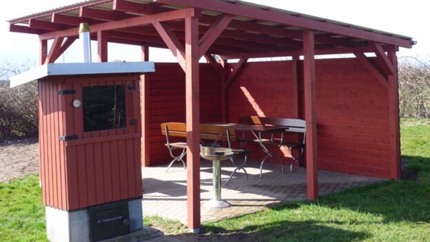 Überdachter Grillplatz