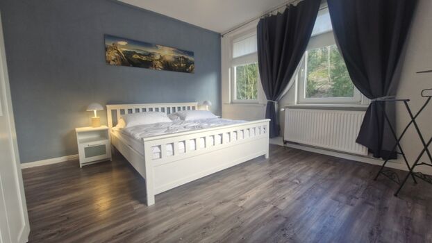 Schlafzimmer 2 von 5, ca 16qm