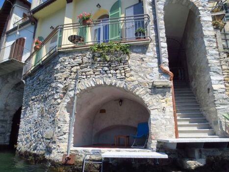 Privat Sitze am Wasser. Traumhaft