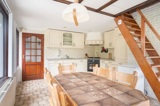 Küche mit Essbereich