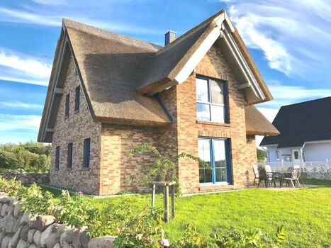 Reethaus komplett umzäunt