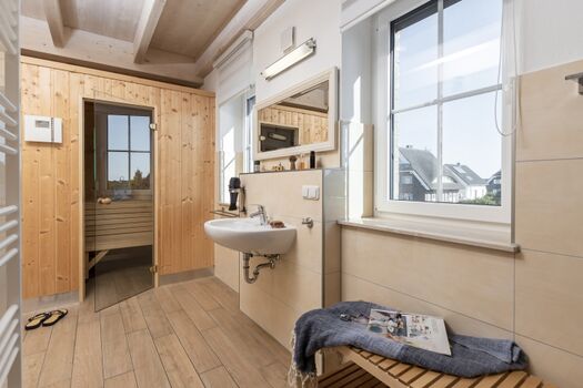 Im OG-Bad befindet sich der Sauna-Zugang