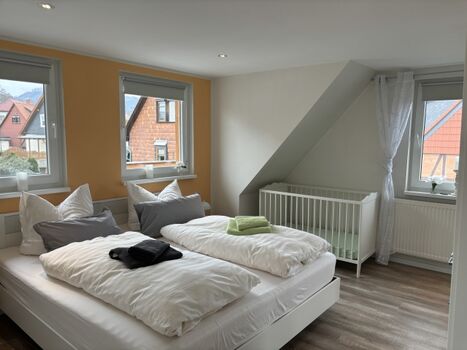 Große Schlafzimmer  OG