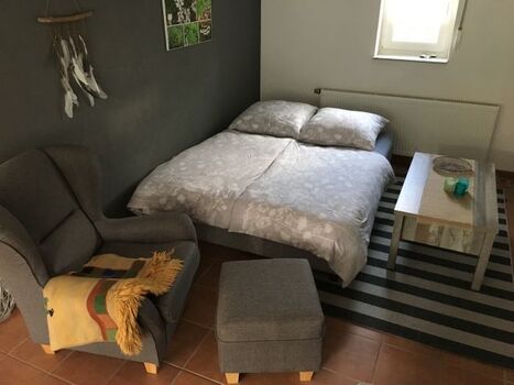 Schlafcouch im Wohnzimmer 
