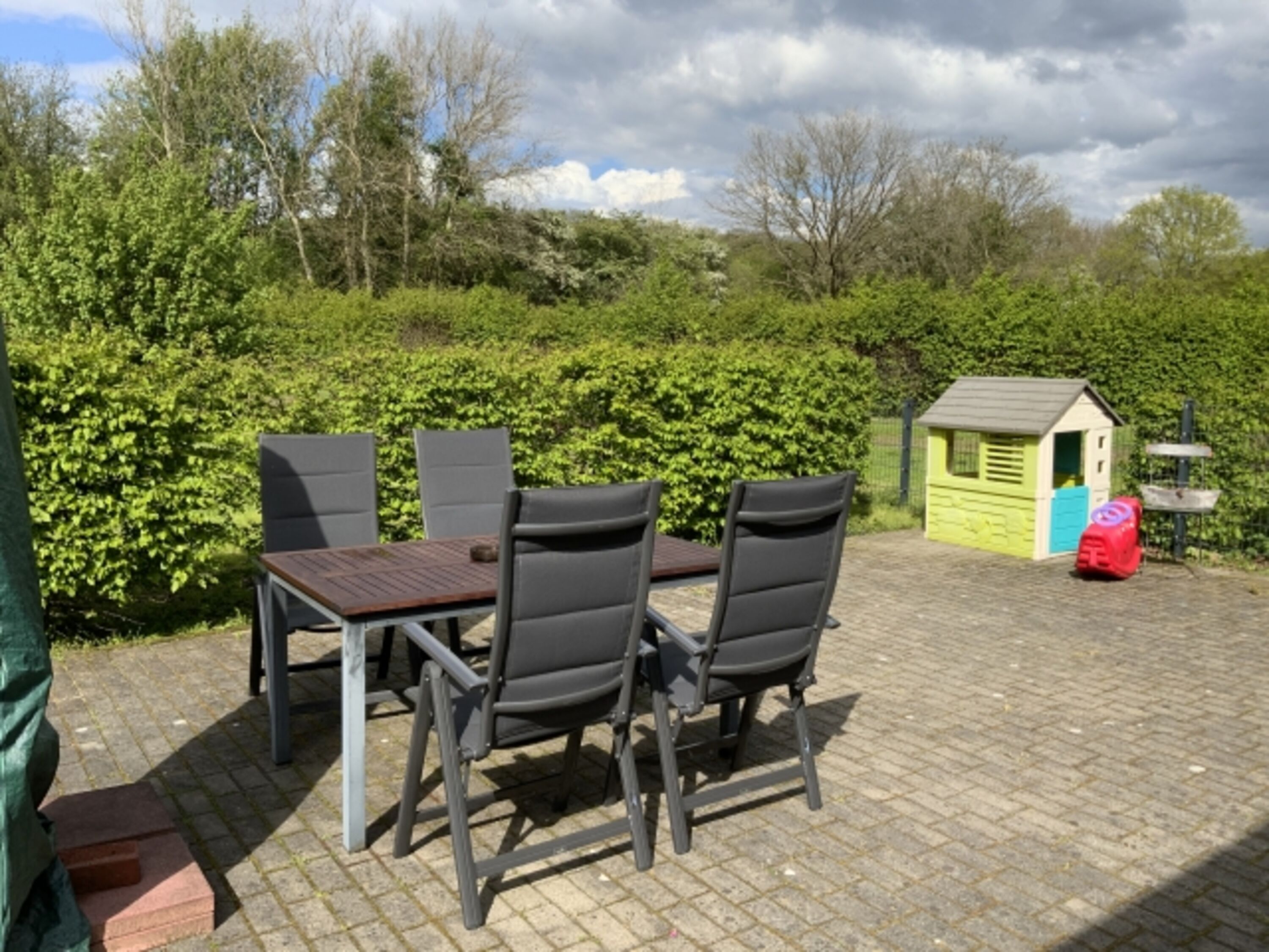 Terrasse am Eingang 