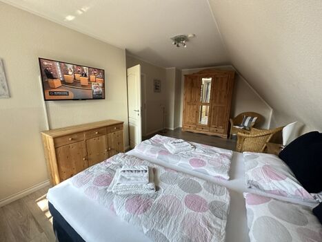 1.SZ mit Blick in Sitzecke