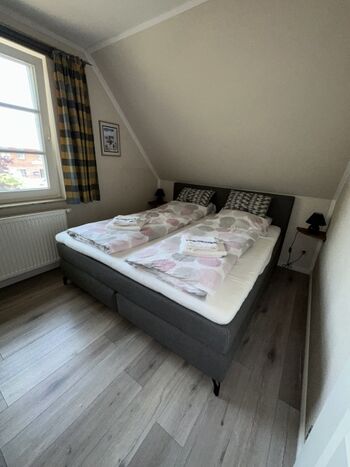 1.OG: 2.SZ mit Boxspringbett 180x200