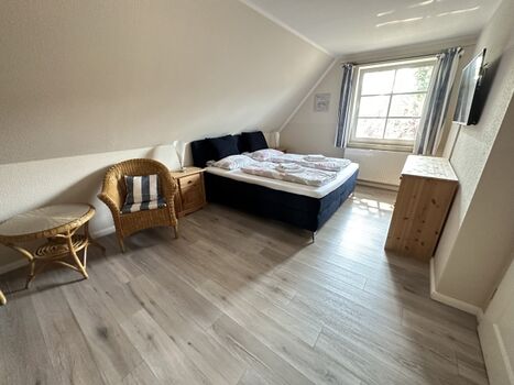 1. SZ mit Boxspringbett 180x200