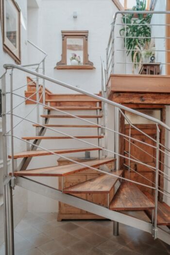 der moderne Lichthof des Anwesens