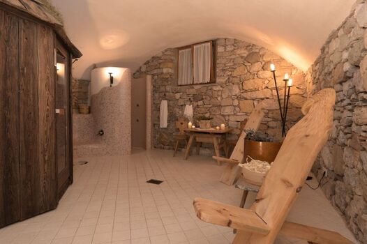 der alpine Wellnessbereich mit Sauna