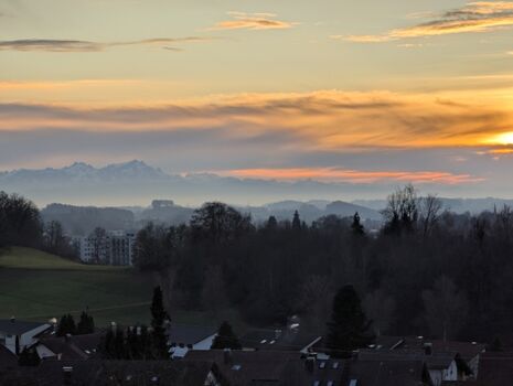 Blick von der Terrasse über Wangen bis zu den Alpen