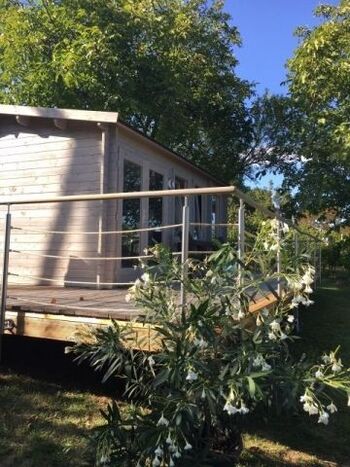 Holzhaus mit Terrasse
