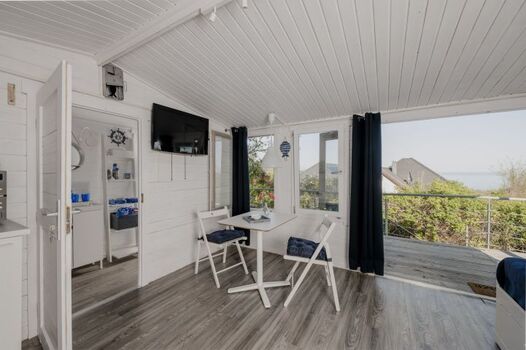 Essbereich , hinten Badezimmer