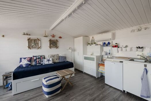 Wohn-Schlaf-Esszimmer