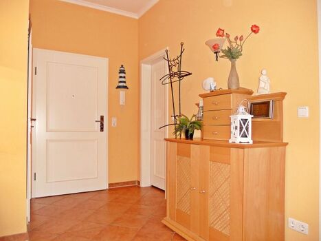 Eingangsbereich und Flur Ihrer Ferienwohnung (links daneben: der Abstellraum)
