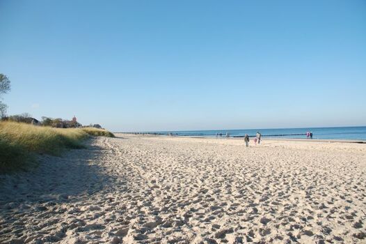 Der lange Kühlungsborner Strand lädt auch im Herbst und Winter zu langen Touren und Spaziergängen ein