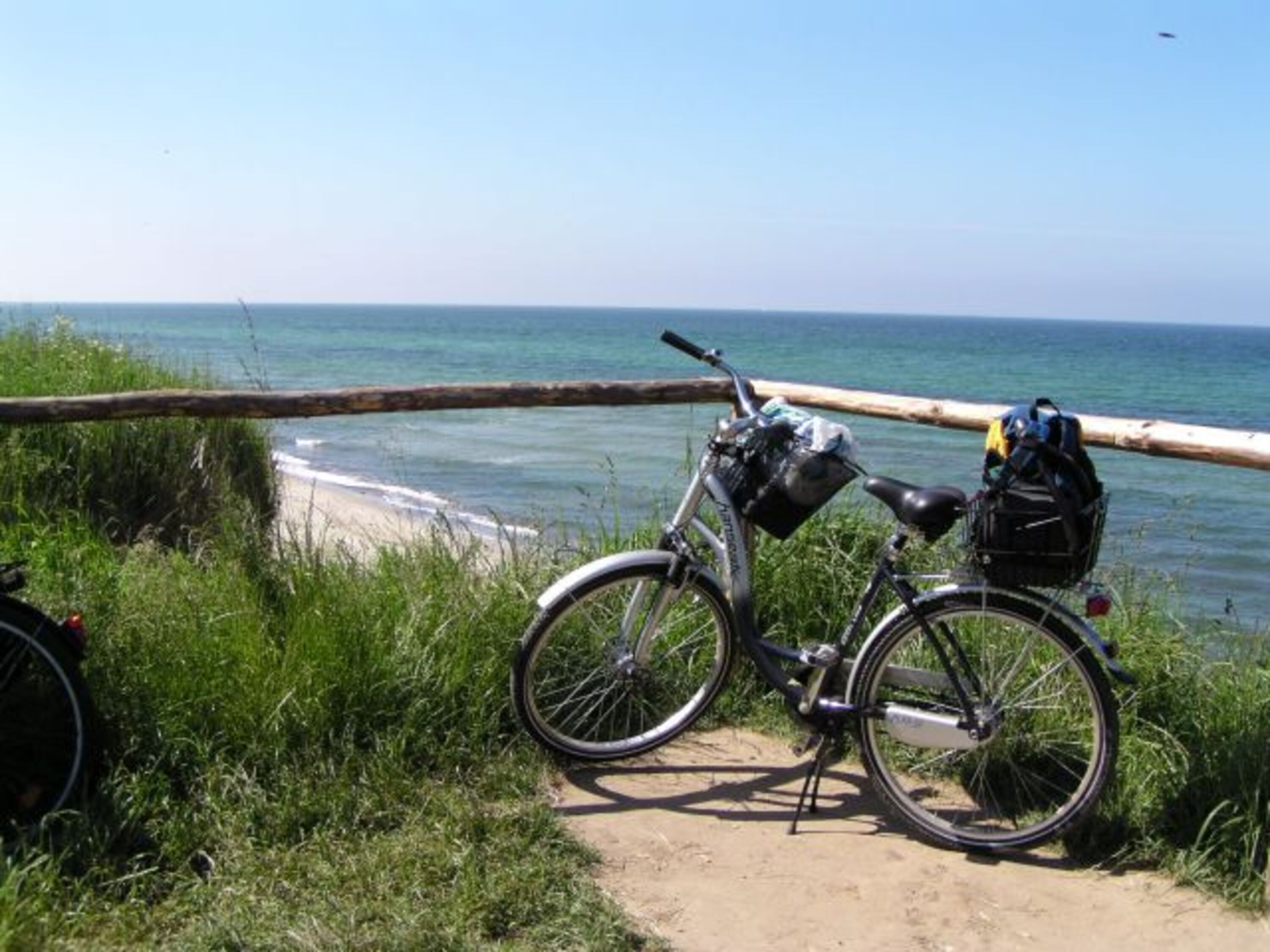 Tolle Radtouren am Strand bis Heiligendamm (2 Fahrräder sind bei uns inklusive).