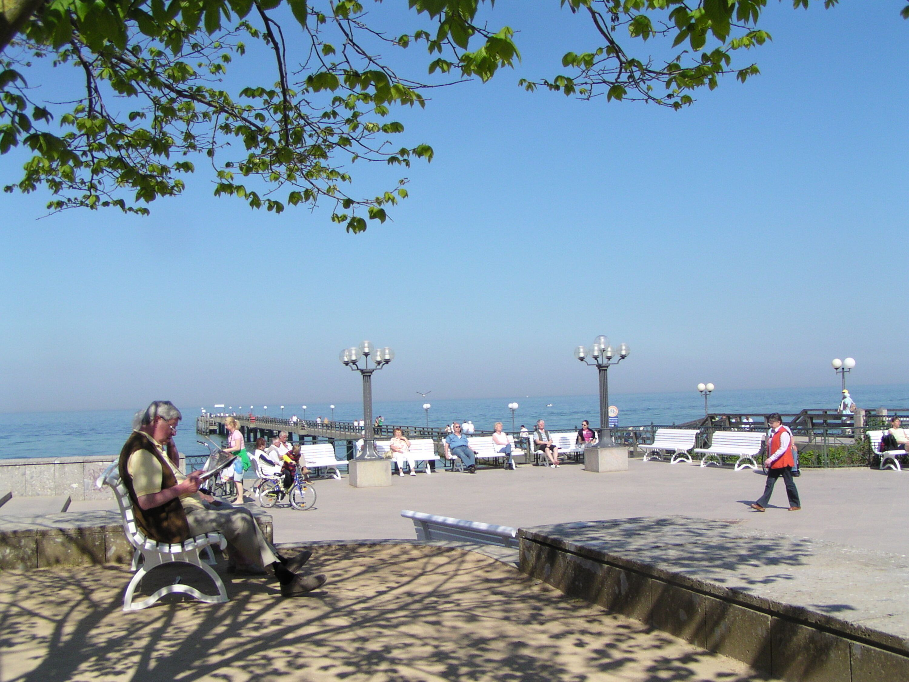 Die mondäne Kühlungsborner Seebrücke und der Seebrückenvorplatz