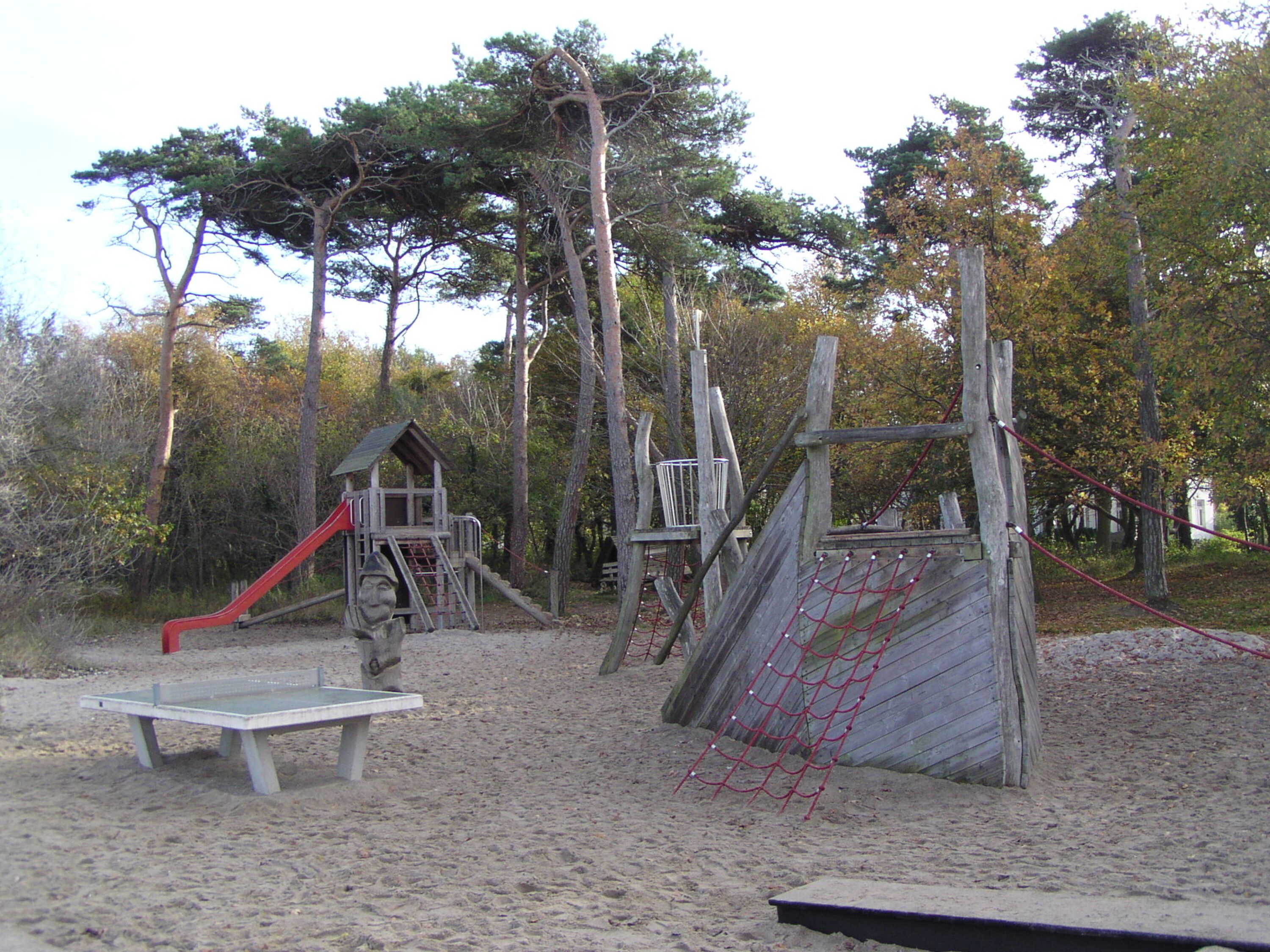 Ein Teil des großen Kinderabenteuerspielplatzes in der Nähe Ihrer Ferienwohnung