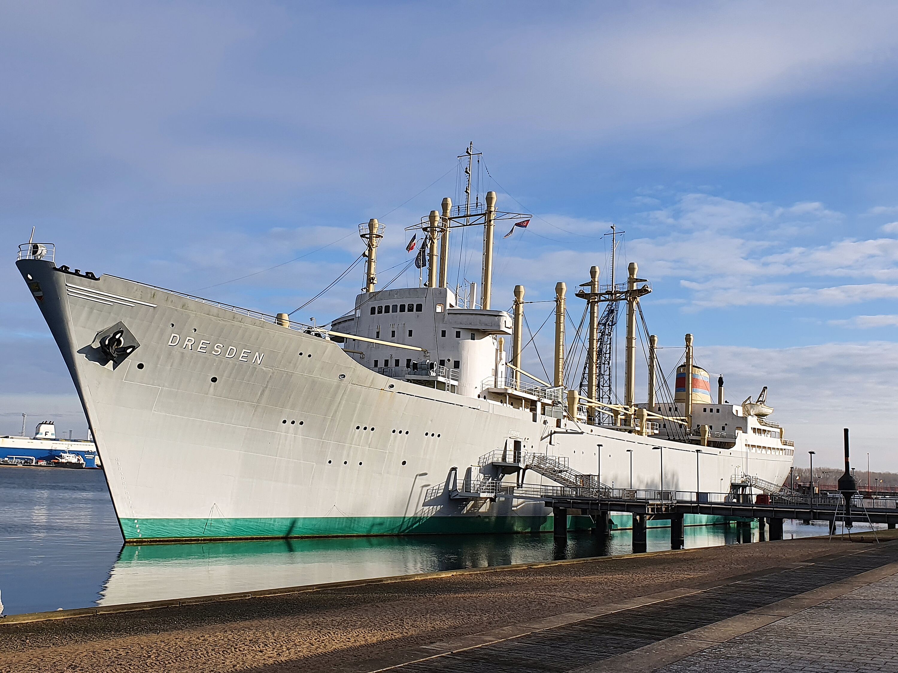 Ostseeschifffahrt mit Live-Erklärungen sowie zusätzlich Erlebnis-Schifffahrtsmuseum in Rostock gratis für unsere Gäste!!