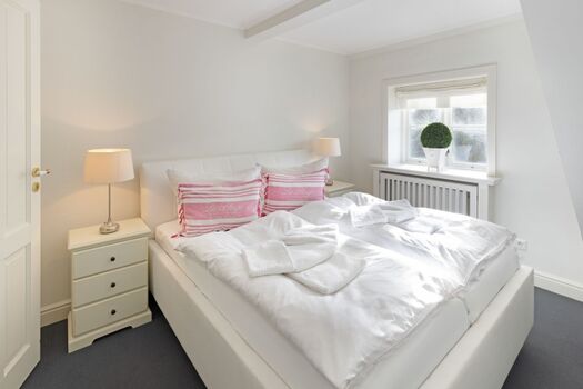 Schlafzimmer eins im 1 OG