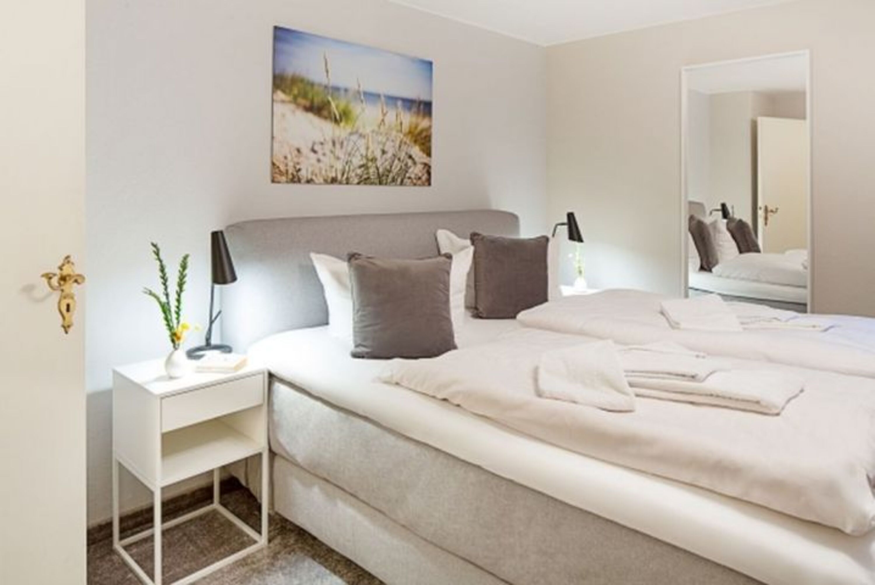 Schlafzimmer 1